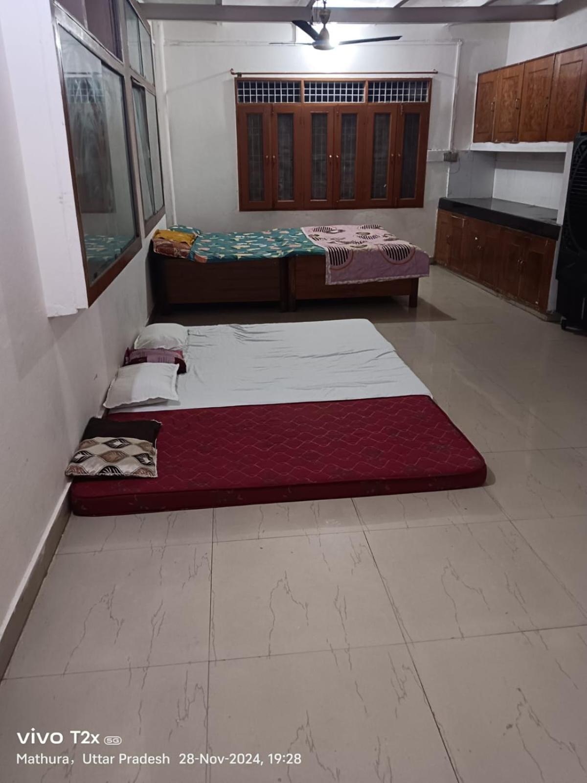 Hari Krishnam Residency Hotel Mathura Luaran gambar