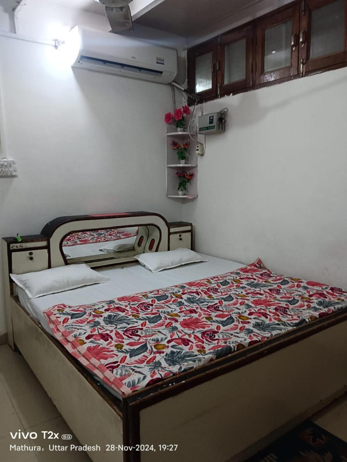 Hari Krishnam Residency Hotel Mathura Luaran gambar