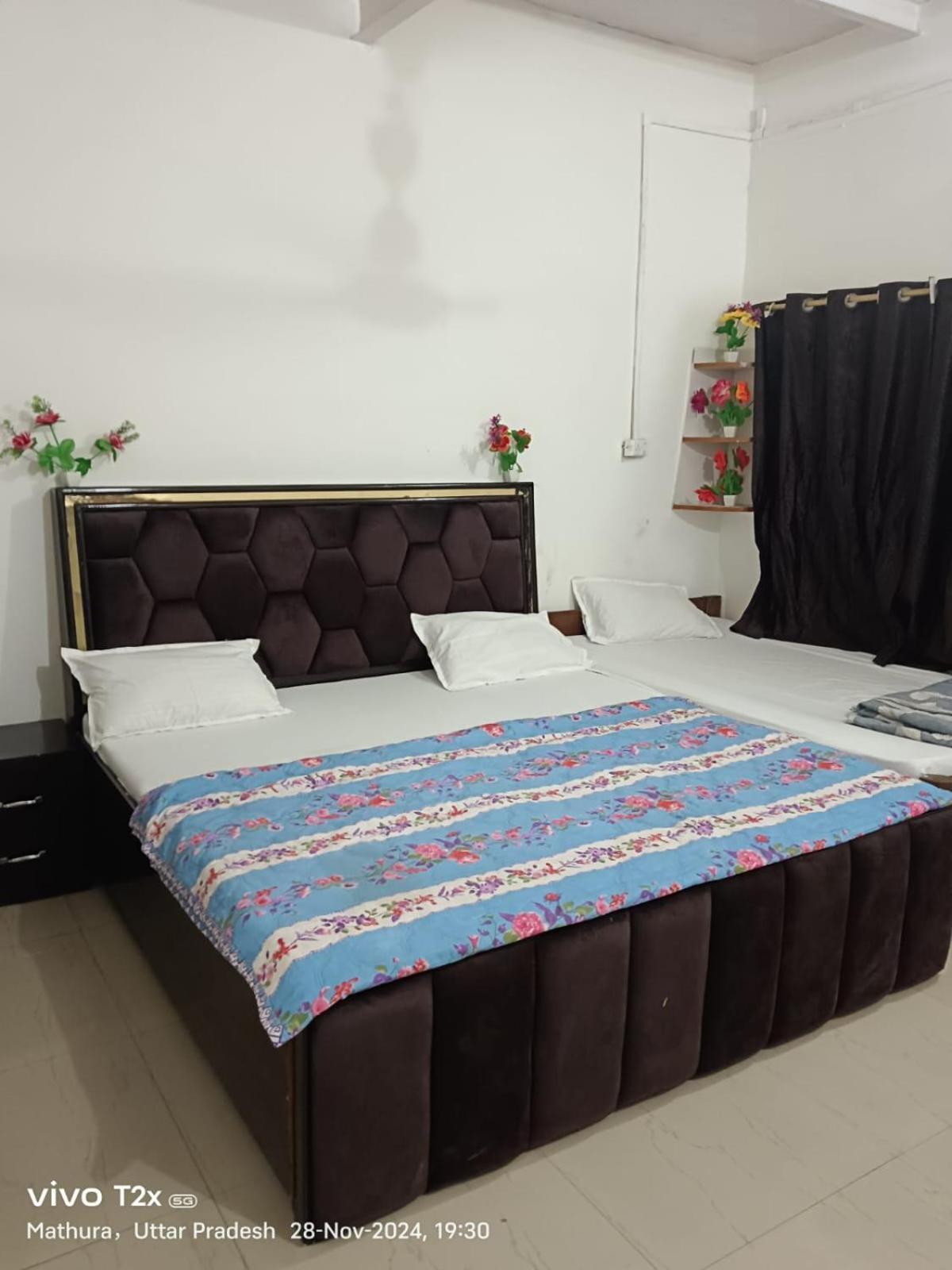 Hari Krishnam Residency Hotel Mathura Luaran gambar